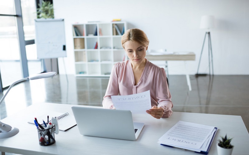 nhan vien van phong 1